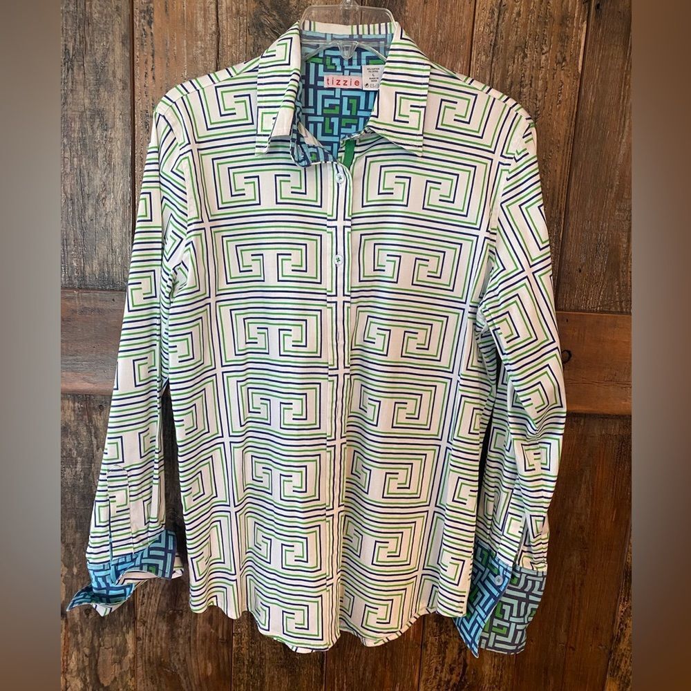 Tizzie Sz L Green Geometric Print Flip Cuff Classic Collar Button Down Shirt